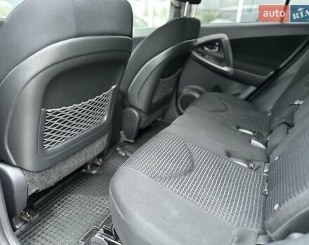 Черный Тойота РАВ 4, объемом двигателя 2 л и пробегом 253 тыс. км за 9500 $, фото 15 на Automoto.ua