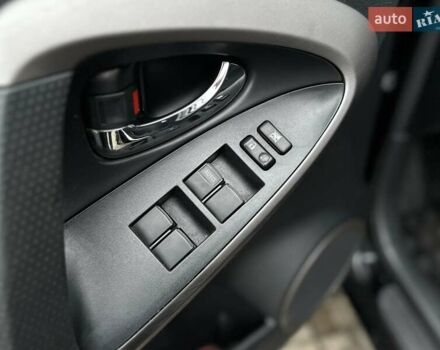 Черный Тойота РАВ 4, объемом двигателя 2 л и пробегом 253 тыс. км за 9500 $, фото 27 на Automoto.ua