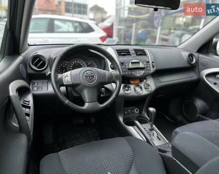 Черный Тойота РАВ 4, объемом двигателя 2 л и пробегом 253 тыс. км за 9500 $, фото 9 на Automoto.ua