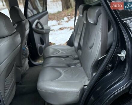 Черный Тойота РАВ 4, объемом двигателя 2.36 л и пробегом 268 тыс. км за 7400 $, фото 52 на Automoto.ua