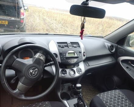 Чорний Тойота РАВ 4, об'ємом двигуна 0 л та пробігом 260 тис. км за 6068 $, фото 3 на Automoto.ua