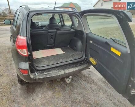 Черный Тойота РАВ 4, объемом двигателя 2.23 л и пробегом 205 тыс. км за 9700 $, фото 5 на Automoto.ua