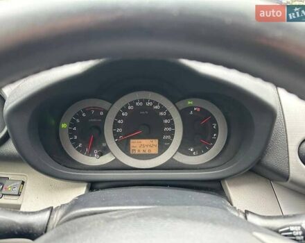 Чорний Тойота РАВ 4, об'ємом двигуна 2.4 л та пробігом 254 тис. км за 12000 $, фото 11 на Automoto.ua