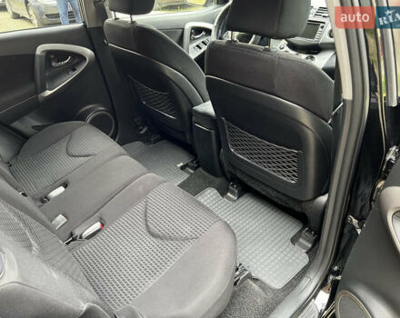 Черный Тойота РАВ 4, объемом двигателя 2.23 л и пробегом 235 тыс. км за 9500 $, фото 20 на Automoto.ua