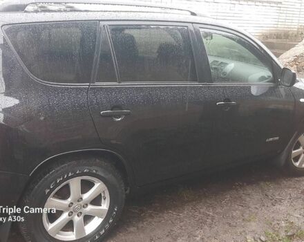 Черный Тойота РАВ 4, объемом двигателя 2.4 л и пробегом 317 тыс. км за 9500 $, фото 6 на Automoto.ua