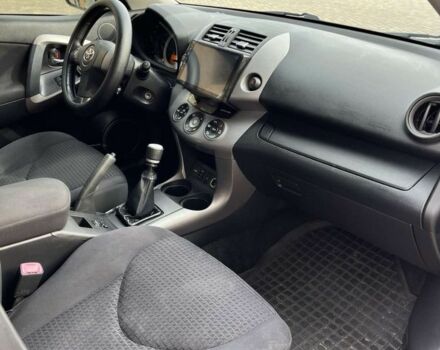 Чорний Тойота РАВ 4, об'ємом двигуна 2.2 л та пробігом 280 тис. км за 8500 $, фото 7 на Automoto.ua