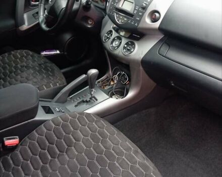 Черный Тойота РАВ 4, объемом двигателя 2 л и пробегом 225 тыс. км за 9000 $, фото 6 на Automoto.ua