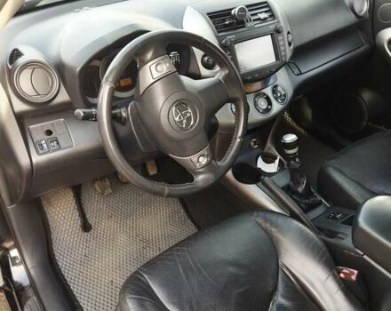 Черный Тойота РАВ 4, объемом двигателя 2.2 л и пробегом 240 тыс. км за 7800 $, фото 3 на Automoto.ua