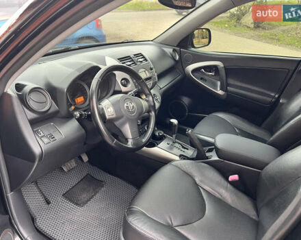 Черный Тойота РАВ 4, объемом двигателя 2 л и пробегом 270 тыс. км за 9500 $, фото 9 на Automoto.ua