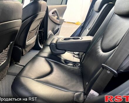 Черный Тойота РАВ 4, объемом двигателя 2 л и пробегом 275 тыс. км за 10800 $, фото 6 на Automoto.ua