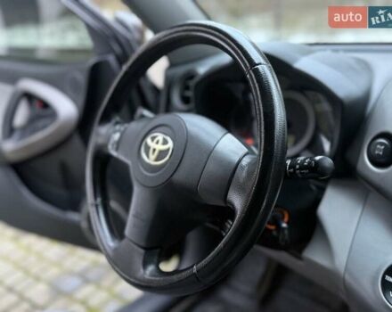 Черный Тойота РАВ 4, объемом двигателя 2.36 л и пробегом 268 тыс. км за 7400 $, фото 41 на Automoto.ua