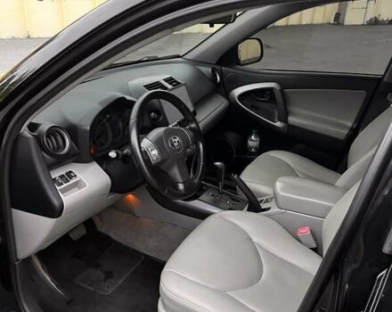 Черный Тойота РАВ 4, объемом двигателя 2.4 л и пробегом 268 тыс. км за 10500 $, фото 5 на Automoto.ua