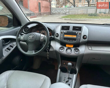 Тойота РАВ 4 2008 в Днепре (Днепропетровске) на Automoto.ua Черный Тойота РАВ 4, объемом двигателя 3.46 л и пробегом 160 тыс. км за 15000 $, фото 8 на Automoto.ua