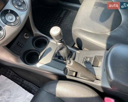 Чорний Тойота РАВ 4, об'ємом двигуна 2.23 л та пробігом 178 тис. км за 9200 $, фото 15 на Automoto.ua