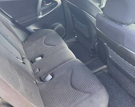 Черный Тойота РАВ 4, объемом двигателя 2 л и пробегом 180 тыс. км за 9700 $, фото 7 на Automoto.ua