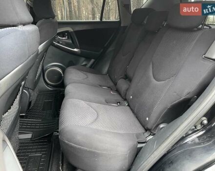 Чорний Тойота РАВ 4, об'ємом двигуна 2 л та пробігом 176 тис. км за 10750 $, фото 14 на Automoto.ua
