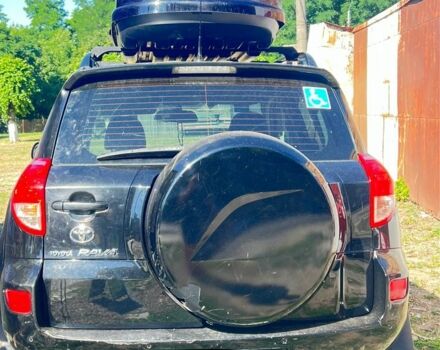 Черный Тойота РАВ 4, объемом двигателя 2 л и пробегом 150 тыс. км за 10500 $, фото 3 на Automoto.ua