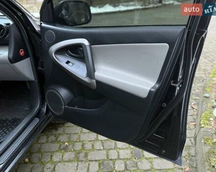 Черный Тойота РАВ 4, объемом двигателя 2.36 л и пробегом 267 тыс. км за 7777 $, фото 44 на Automoto.ua