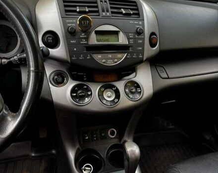 Черный Тойота РАВ 4, объемом двигателя 2 л и пробегом 178 тыс. км за 11999 $, фото 7 на Automoto.ua