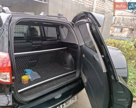 Чорний Тойота РАВ 4, об'ємом двигуна 2.36 л та пробігом 195 тис. км за 9500 $, фото 2 на Automoto.ua