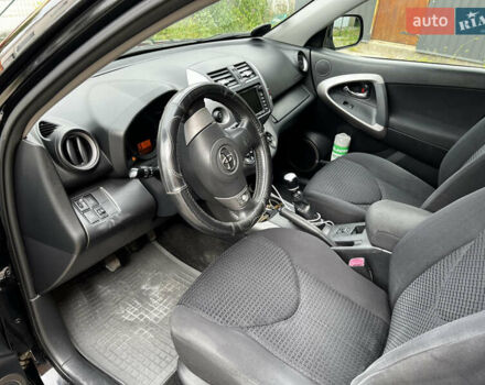 Черный Тойота РАВ 4, объемом двигателя 2.23 л и пробегом 235 тыс. км за 9500 $, фото 27 на Automoto.ua