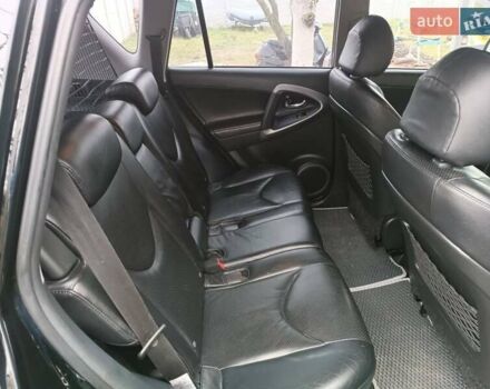 Чорний Тойота РАВ 4, об'ємом двигуна 2.36 л та пробігом 195 тис. км за 9500 $, фото 4 на Automoto.ua