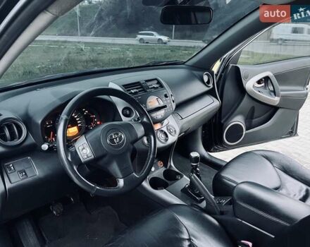 Черный Тойота РАВ 4, объемом двигателя 2.2 л и пробегом 219 тыс. км за 7999 $, фото 21 на Automoto.ua