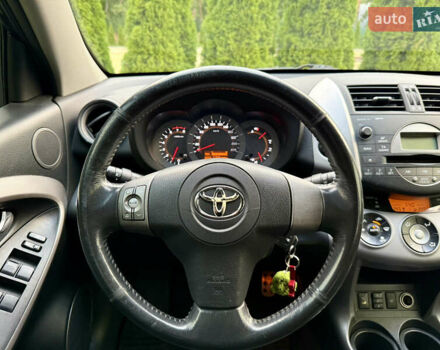 Черный Тойота РАВ 4, объемом двигателя 2 л и пробегом 87 тыс. км за 12800 $, фото 12 на Automoto.ua