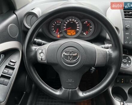 Черный Тойота РАВ 4, объемом двигателя 2 л и пробегом 176 тыс. км за 10750 $, фото 26 на Automoto.ua