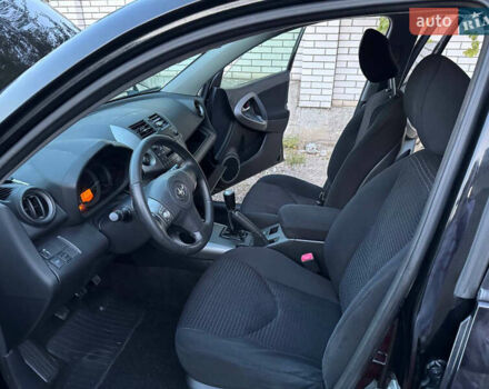 Черный Тойота РАВ 4, объемом двигателя 2 л и пробегом 151 тыс. км за 9800 $, фото 7 на Automoto.ua