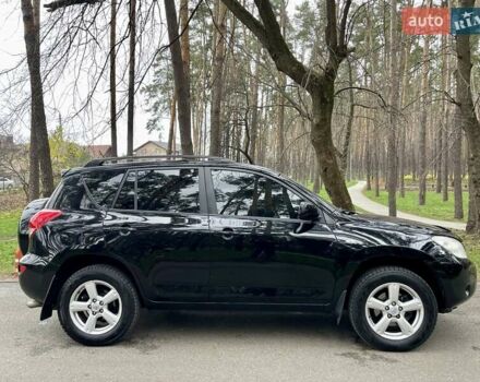 Чорний Тойота РАВ 4, об'ємом двигуна 2 л та пробігом 176 тис. км за 10750 $, фото 3 на Automoto.ua
