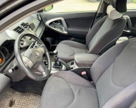 Чорний Тойота РАВ 4, об'ємом двигуна 2.2 л та пробігом 234 тис. км за 3100 $, фото 7 на Automoto.ua