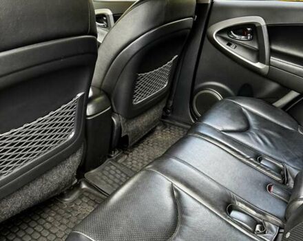 Черный Тойота РАВ 4, объемом двигателя 2 л и пробегом 178 тыс. км за 11999 $, фото 9 на Automoto.ua