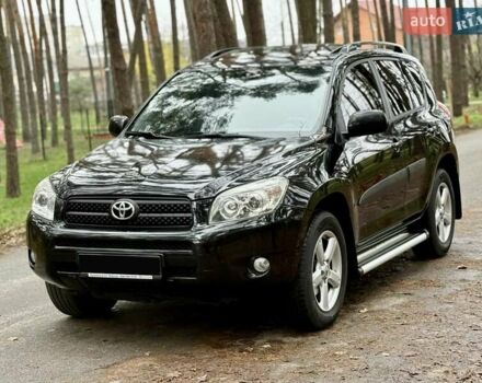 Чорний Тойота РАВ 4, об'ємом двигуна 2 л та пробігом 177 тис. км за 10999 $, фото 2 на Automoto.ua