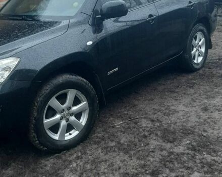 Черный Тойота РАВ 4, объемом двигателя 2.4 л и пробегом 317 тыс. км за 9500 $, фото 1 на Automoto.ua