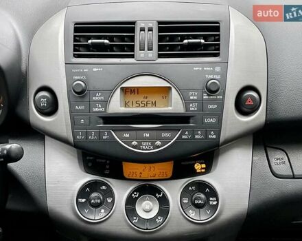 Черный Тойота РАВ 4, объемом двигателя 2 л и пробегом 176 тыс. км за 10450 $, фото 28 на Automoto.ua