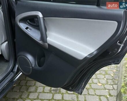 Черный Тойота РАВ 4, объемом двигателя 2.36 л и пробегом 268 тыс. км за 7500 $, фото 53 на Automoto.ua