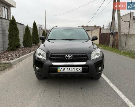 Черный Тойота РАВ 4, объемом двигателя 2.4 л и пробегом 173 тыс. км за 10500 $, фото 1 на Automoto.ua