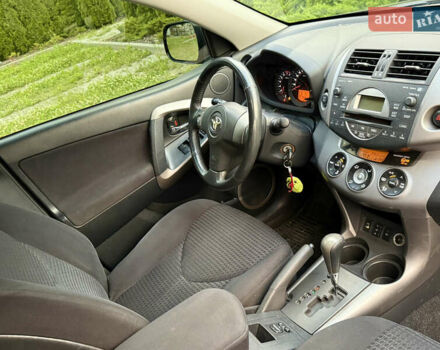 Черный Тойота РАВ 4, объемом двигателя 2 л и пробегом 87 тыс. км за 12800 $, фото 35 на Automoto.ua