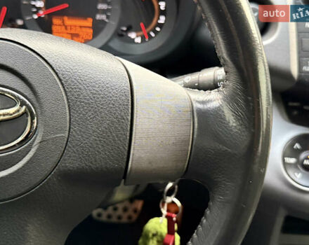 Черный Тойота РАВ 4, объемом двигателя 2 л и пробегом 87 тыс. км за 12800 $, фото 32 на Automoto.ua