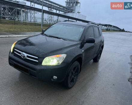 Чорний Тойота РАВ 4, об'ємом двигуна 2 л та пробігом 270 тис. км за 8500 $, фото 1 на Automoto.ua