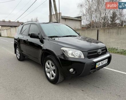 Черный Тойота РАВ 4, объемом двигателя 2.4 л и пробегом 173 тыс. км за 10500 $, фото 2 на Automoto.ua