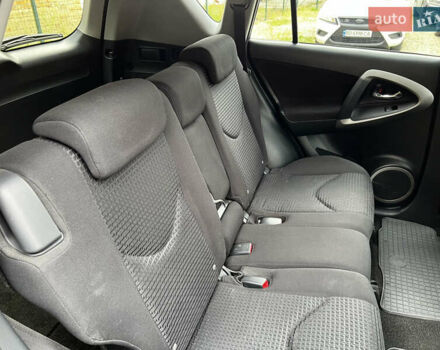 Черный Тойота РАВ 4, объемом двигателя 2.23 л и пробегом 235 тыс. км за 9500 $, фото 22 на Automoto.ua