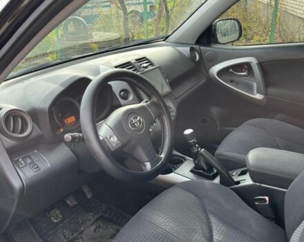 Чорний Тойота РАВ 4, об'ємом двигуна 2.2 л та пробігом 280 тис. км за 8500 $, фото 6 на Automoto.ua