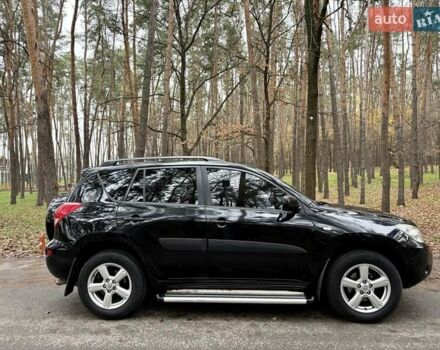 Чорний Тойота РАВ 4, об'ємом двигуна 2 л та пробігом 177 тис. км за 10999 $, фото 7 на Automoto.ua