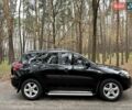 Чорний Тойота РАВ 4, об'ємом двигуна 2 л та пробігом 177 тис. км за 10999 $, фото 7 на Automoto.ua
