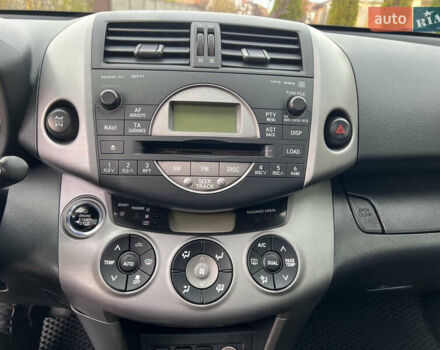 Черный Тойота РАВ 4, объемом двигателя 2 л и пробегом 270 тыс. км за 9500 $, фото 7 на Automoto.ua