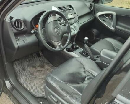 Черный Тойота РАВ 4, объемом двигателя 2.23 л и пробегом 205 тыс. км за 9700 $, фото 6 на Automoto.ua