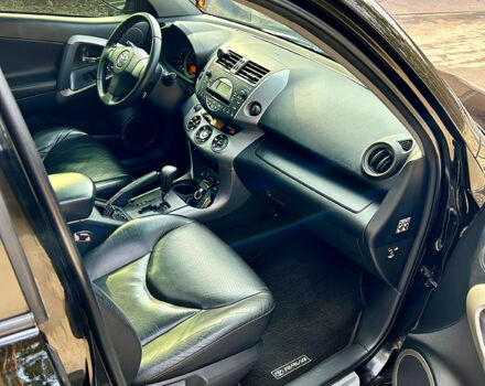 Черный Тойота РАВ 4, объемом двигателя 2 л и пробегом 186 тыс. км за 11500 $, фото 5 на Automoto.ua