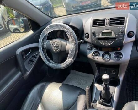 Чорний Тойота РАВ 4, об'ємом двигуна 2.23 л та пробігом 178 тис. км за 9200 $, фото 9 на Automoto.ua